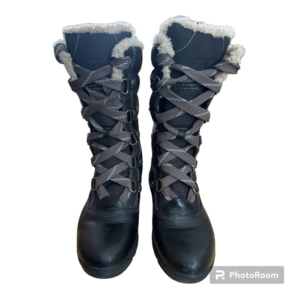** HOST PICK ** Timberland winter waterproof insulated leather boots. Size 6.5.